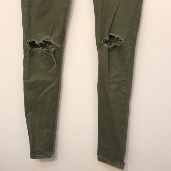 Distressed Levi jeans 535 - Picture 3 of 7